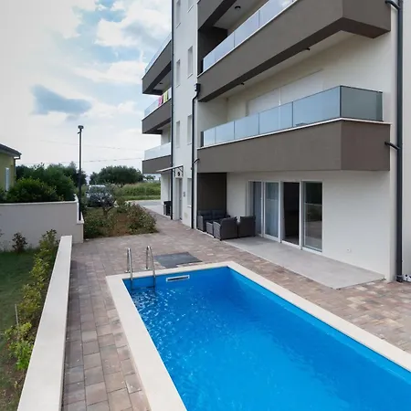Lejlighed Mare With Pool Near The - Ta Leut Agency