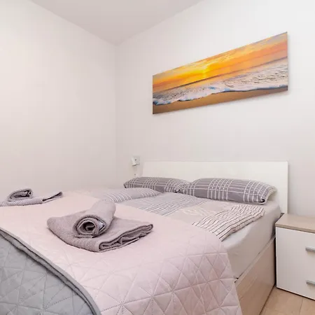 Mare With Pool 50 Meters From The Sea- By Ta Leut Agency Apartment Privlaka (Zadar)