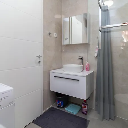 Mare With Pool 50 Meters From The Sea Apartament