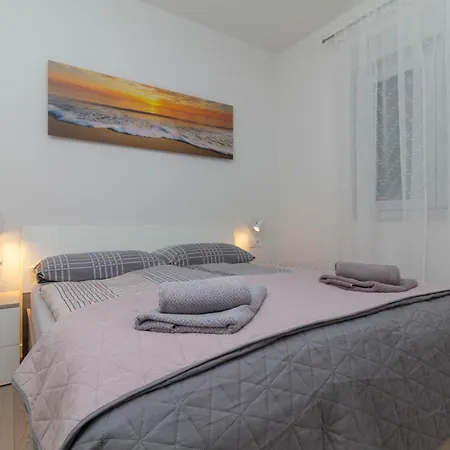 Apartment Mare With Pool 50 Meters From The Sea- By Ta Leut Agency *