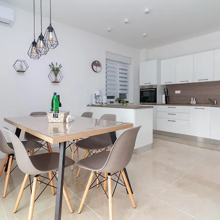 Mare With Pool 50 Meters From The Sea- By Ta Leut Agency *