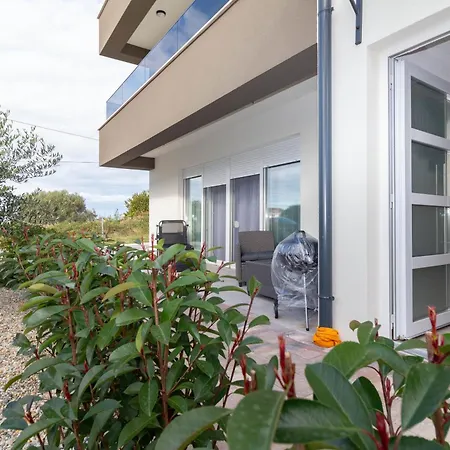 Mare With Pool 50 Meters From The Sea Apartament *