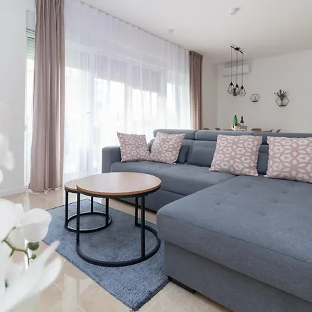 Mare With Pool 50 Meters From The Sea- By Ta Leut Agency Apartment