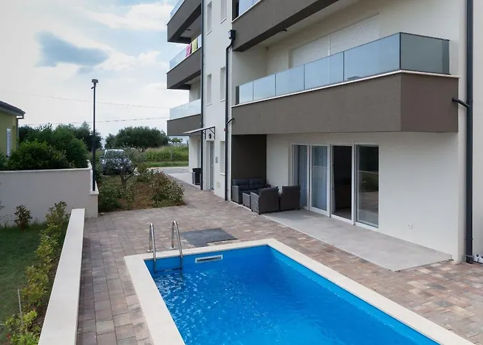 شقة Mare With Pool Near The - Ta Leut Agency