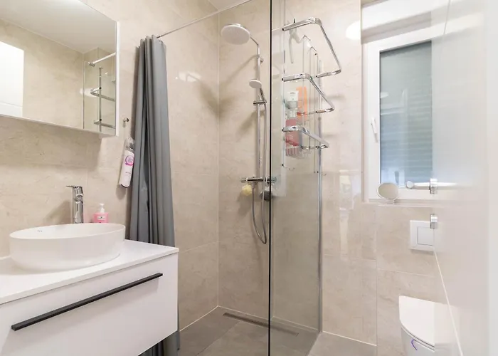 Mare With Pool Near The - Ta Leut Agency بريفلاكا