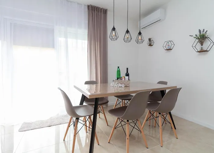 Mare With Pool Near The - Ta Leut Agency