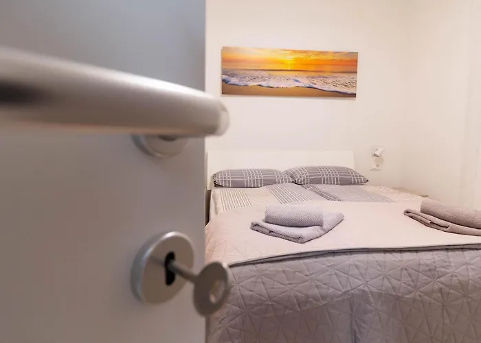 Mare With Pool Near The - Ta Leut Agency شقة *