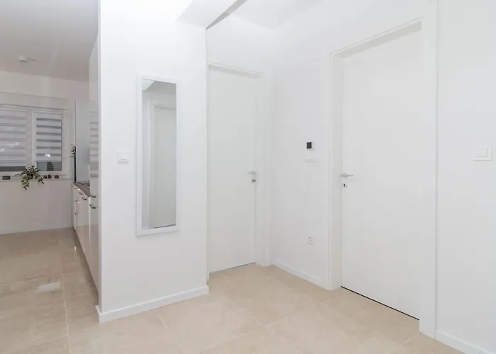 Mare With Pool Near The - Ta Leut Agency شقة