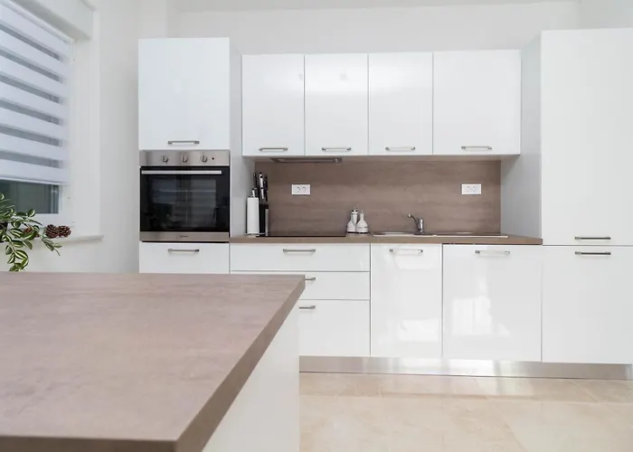 Mare With Pool Near The - Ta Leut Agency *