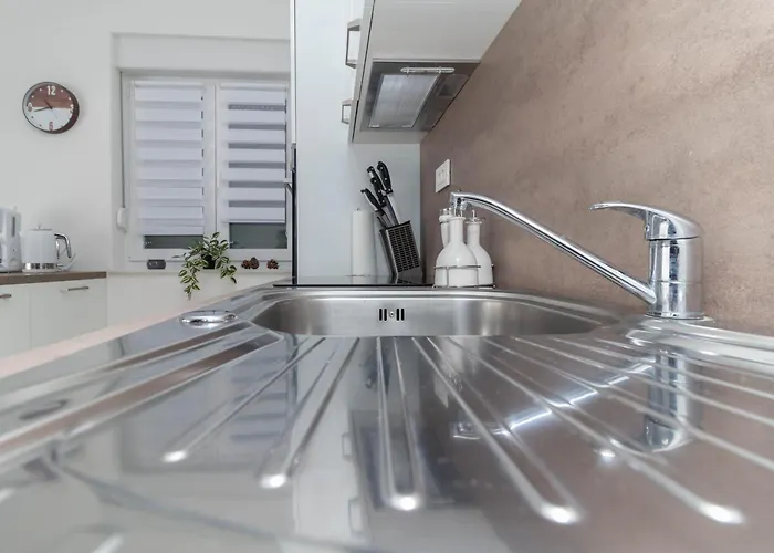 Mare With Pool Near The - Ta Leut Agency * بريفلاكا