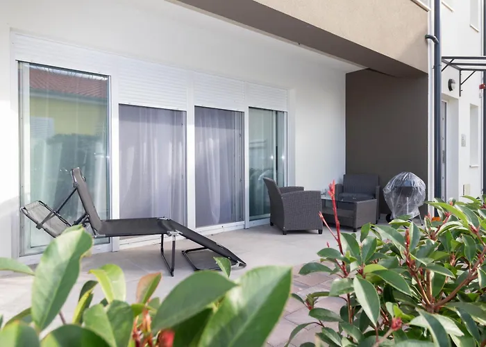 Mare With Pool Near The - Ta Leut Agency شقة بريفلاكا