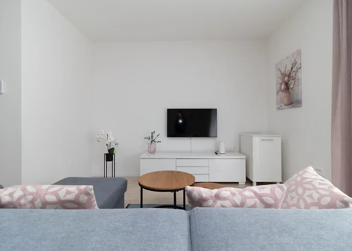 Mare With Pool Near The - Ta Leut Agency *