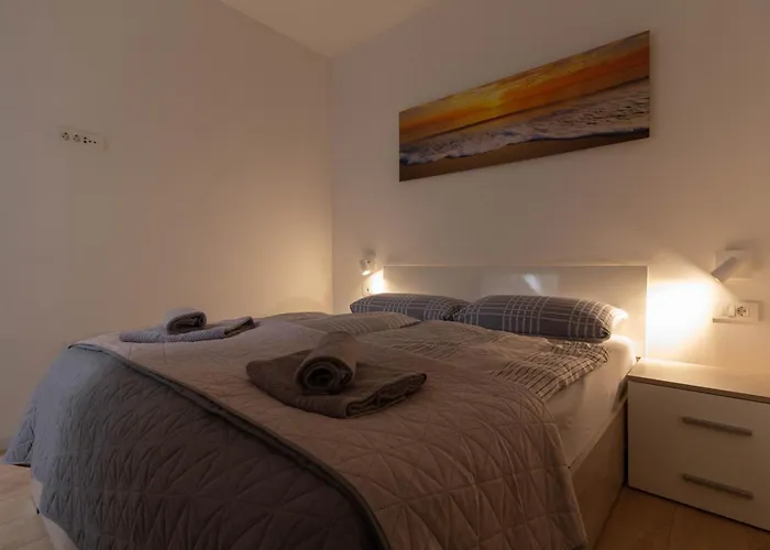 Mare With Pool Near The - Ta Leut Agency شقة *